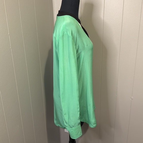Victoria's Secret Women’s Small Silk Button Front Top Shirt Blouse Green Multi - Picture 4 of 9